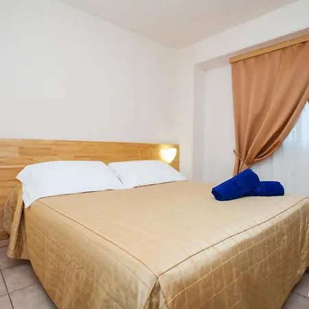 Villaggio Albatros 3* レージナ